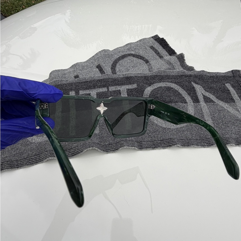Louis Vuitton Green Sunglasses with Silver Accent - Picture 7 of 8